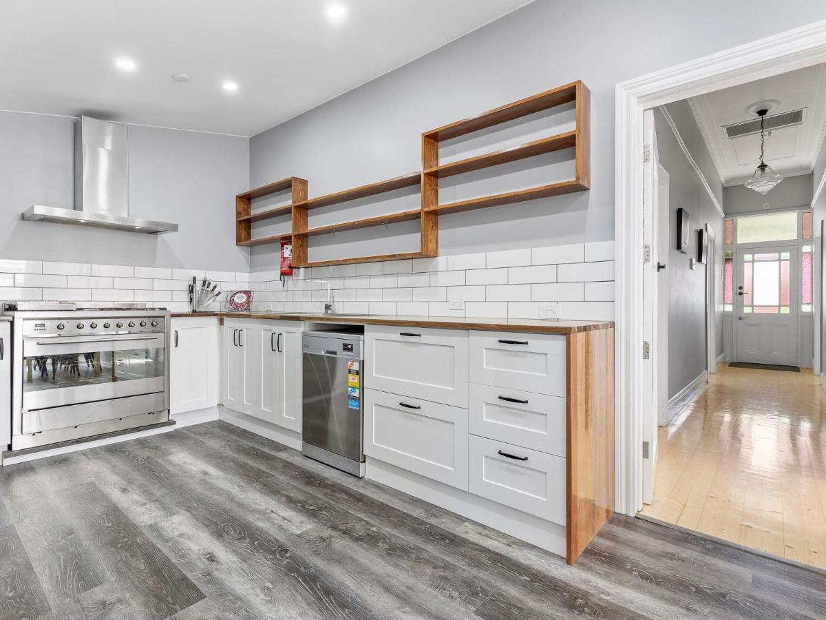 Stunning 4Br Cottage In The Heart Of Ballarat - Pet Friendly & Fast Wifi Luaran gambar
